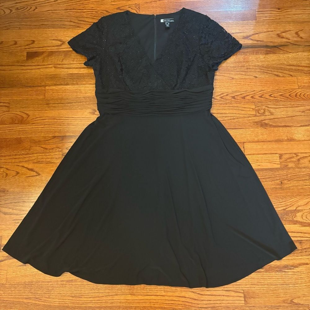 JS BOUTIQUE Black Beaded Gown Size 20W Formal Evening Dress